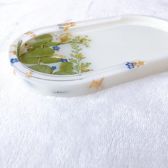Floral jewelry tray, handmade, pressed florals, 7.5"x3.8"x.6" - Picture 7 of 7